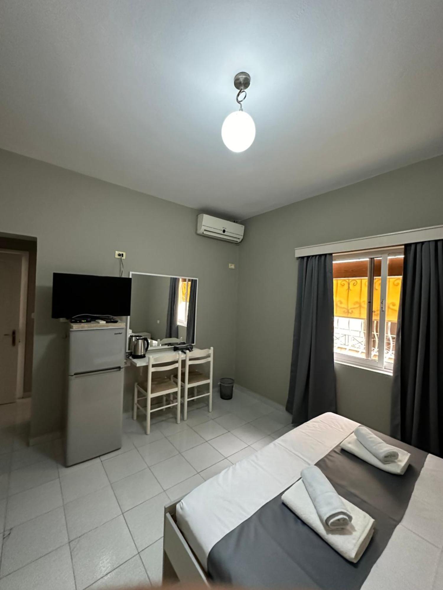 Olivias Apartments City Center Sarandë Exterior foto
