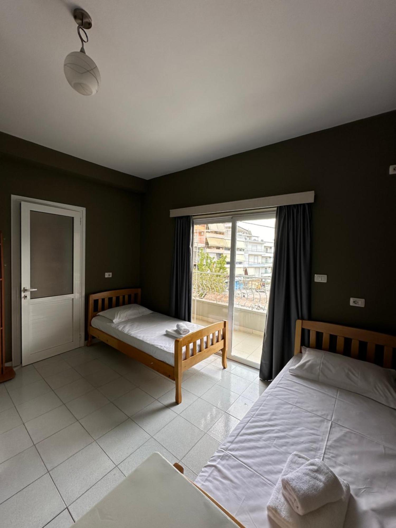 Olivias Apartments City Center Sarandë Exterior foto