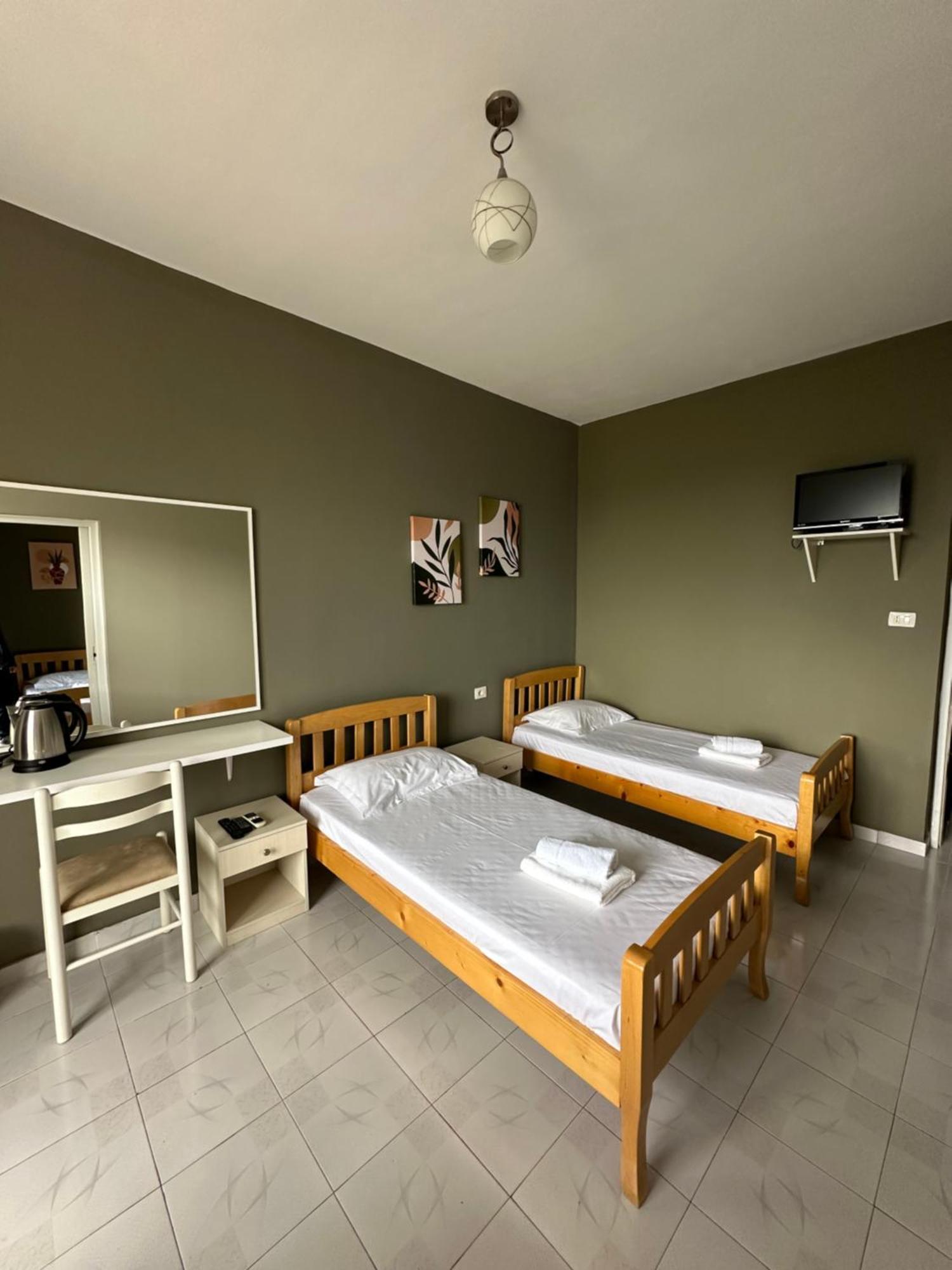 Olivias Apartments City Center Sarandë Exterior foto