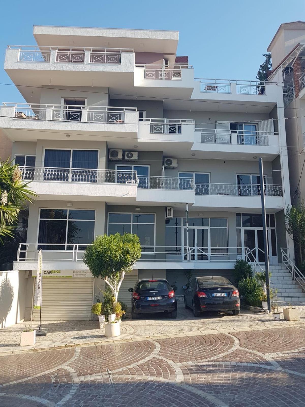 Olivias Apartments City Center Sarandë Exterior foto